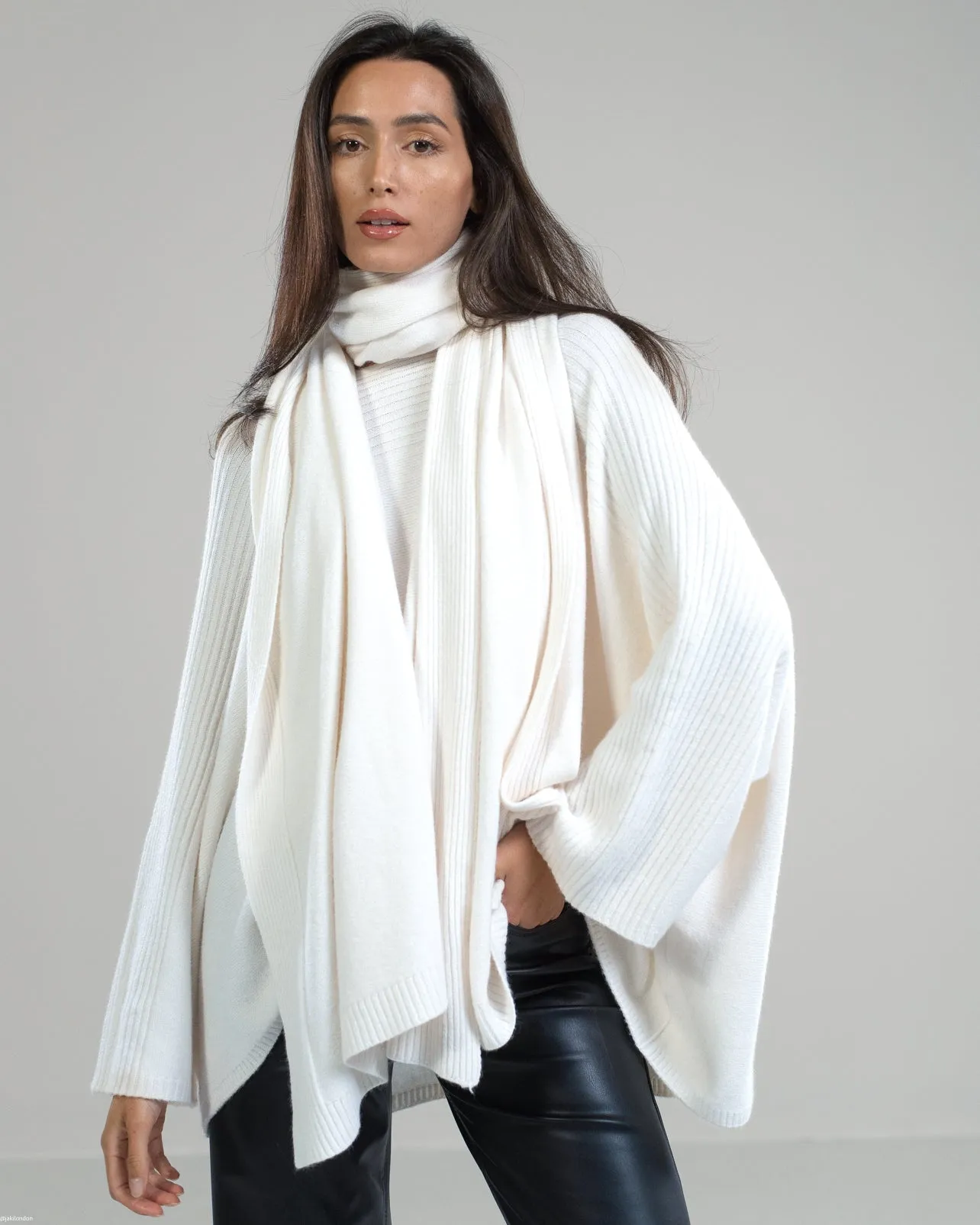 Ribbed Shawl | Ivory